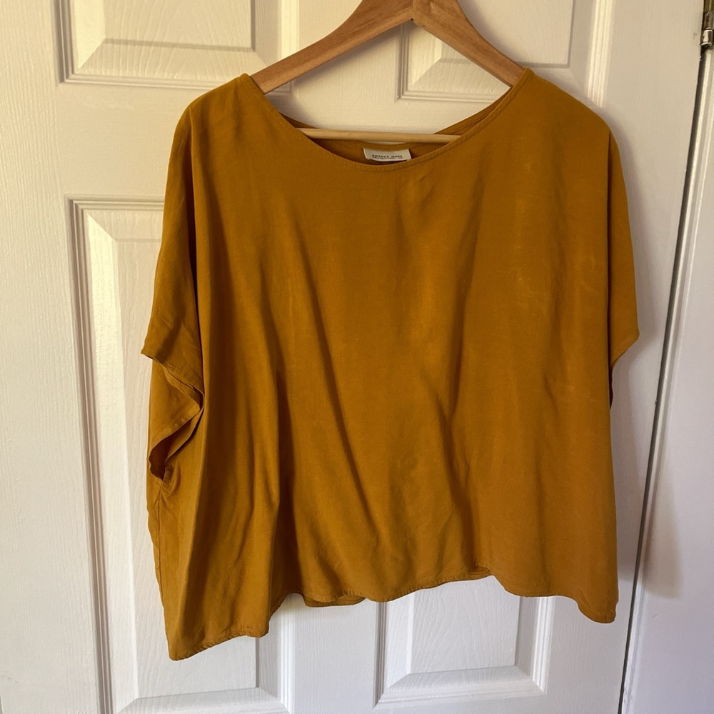 Amanda Moss Mustard Short Sleeve Tee